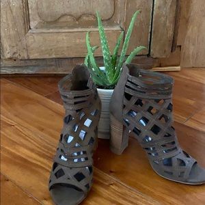 Carlos brown suede summer sandal